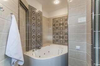 Гостиница Шёлковый путь Санкт-Петербург Полулюкс с джакузи-4