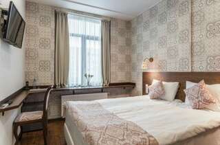 Гостиница Шёлковый путь Санкт-Петербург Стандартный двухместный номер с 1 кроватью или 2 отдельными кроватями-6