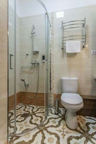 Гостиница Шёлковый путь Санкт-Петербург Стандартный двухместный номер с 1 кроватью или 2 отдельными кроватями-1